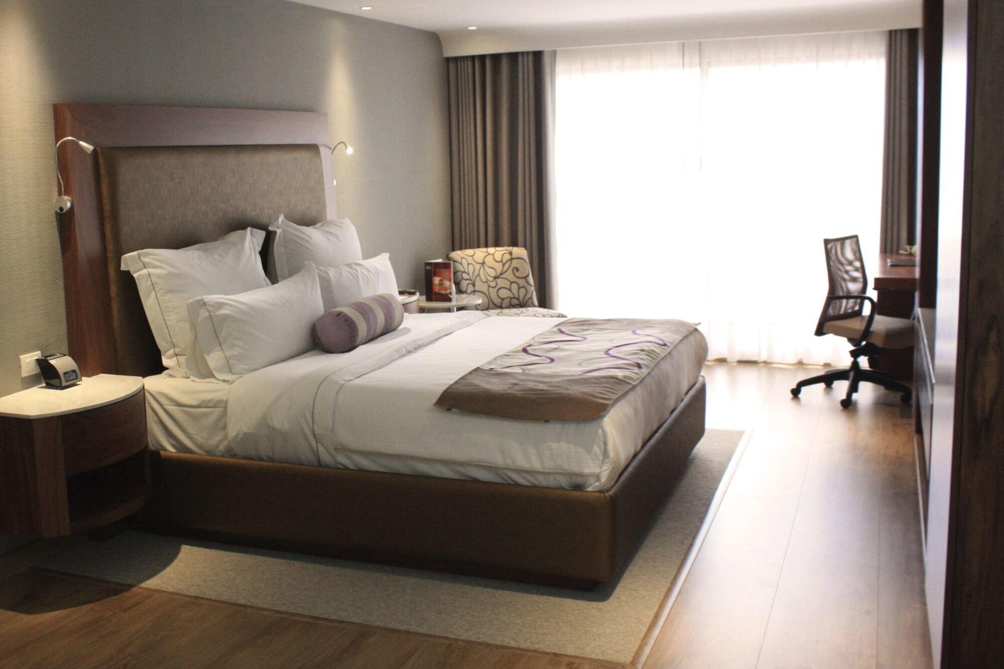 Hs Hotsson Hotel Silao Esterno foto